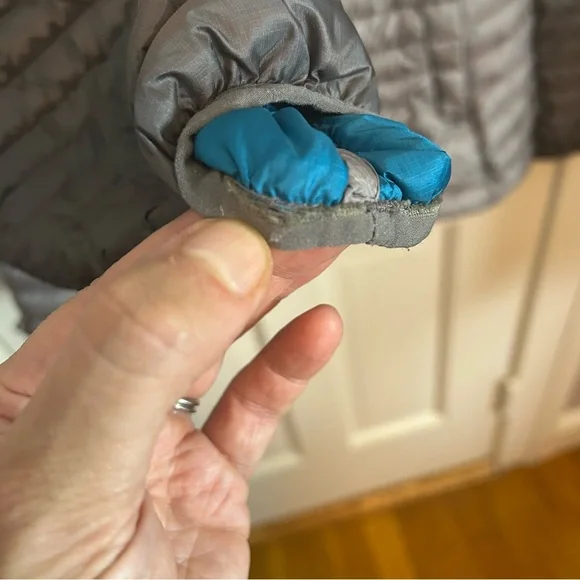 L.L. Bean Ultralight 850 Down Sweater Hooded Jacket - Sz XS - Picture 14 of 14